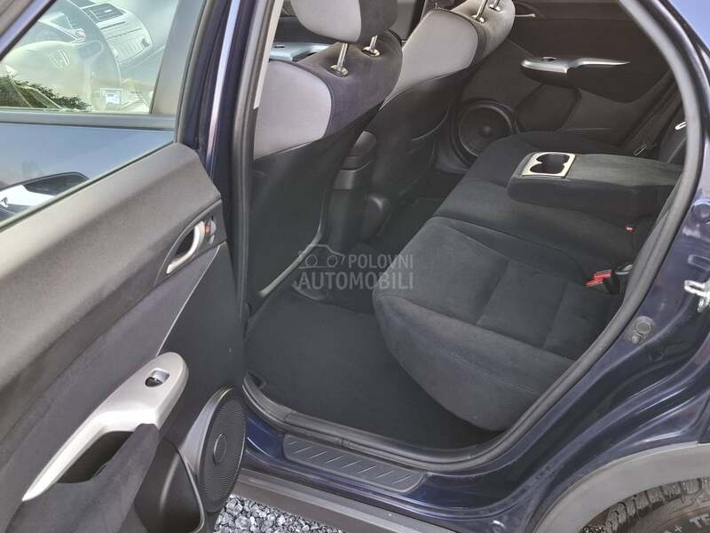 Honda Civic 1.8 v-tec