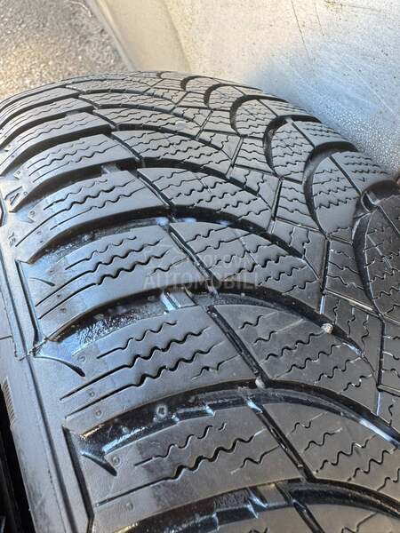 Nexen 185/60 R15 Zimska