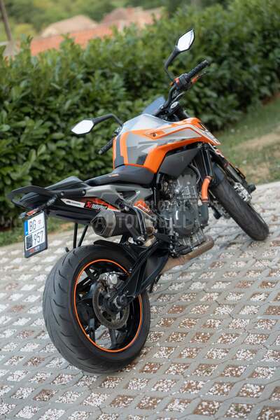 KTM Duke 790