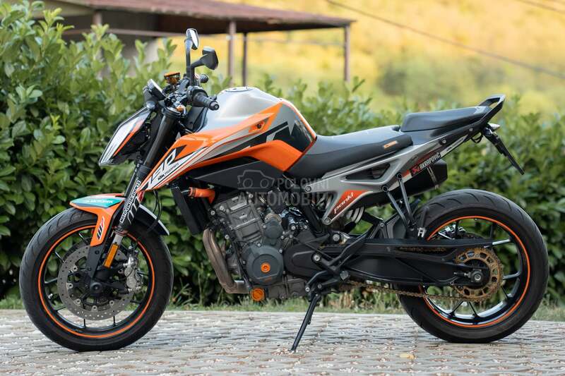 KTM Duke 790