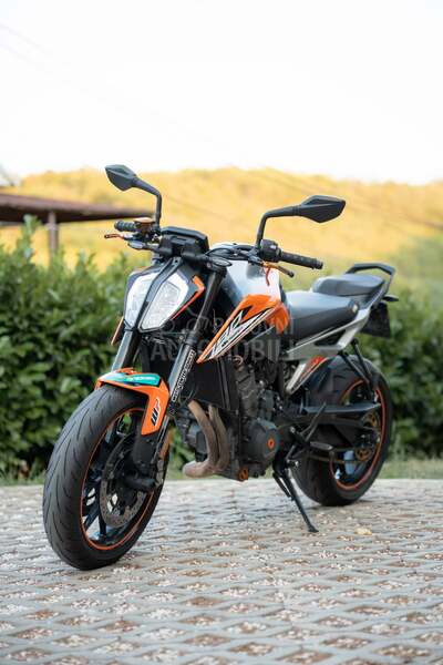 KTM Duke 790