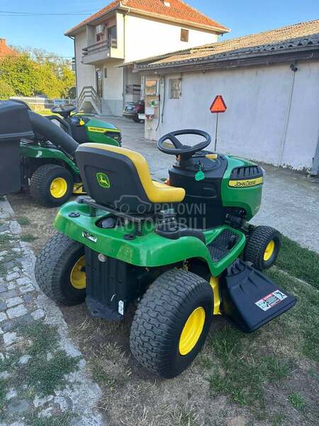 John Deere D130