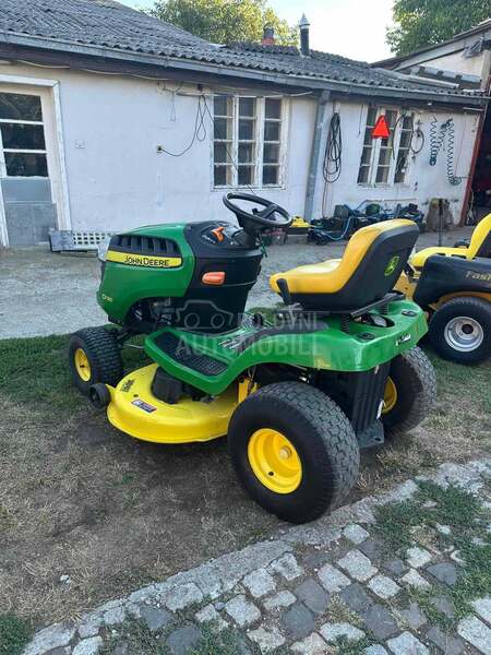 John Deere D130