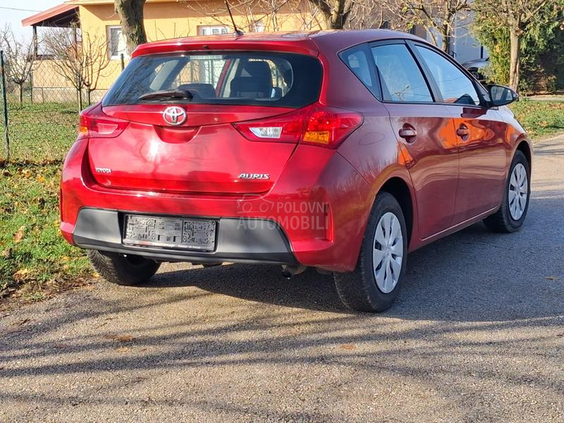 Toyota Auris 