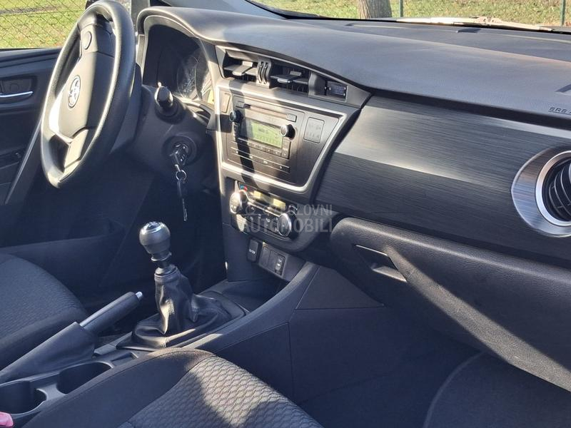 Toyota Auris 