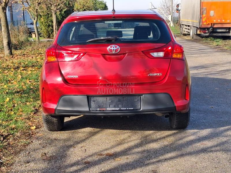 Toyota Auris 