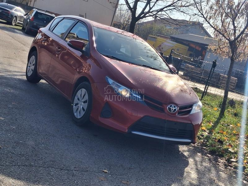 Toyota Auris 