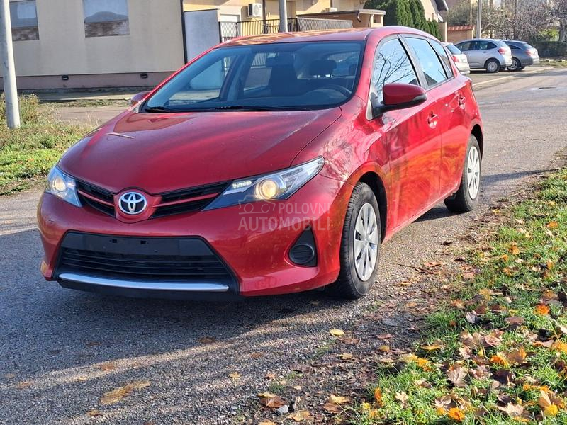 Toyota Auris 