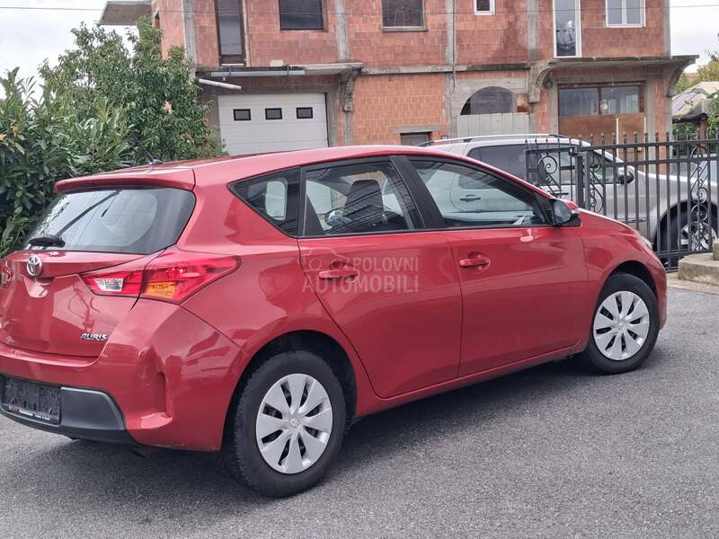 Toyota Auris 