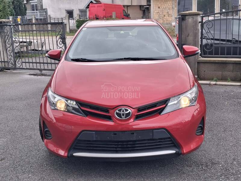 Toyota Auris 