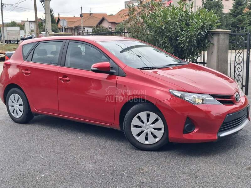 Toyota Auris 