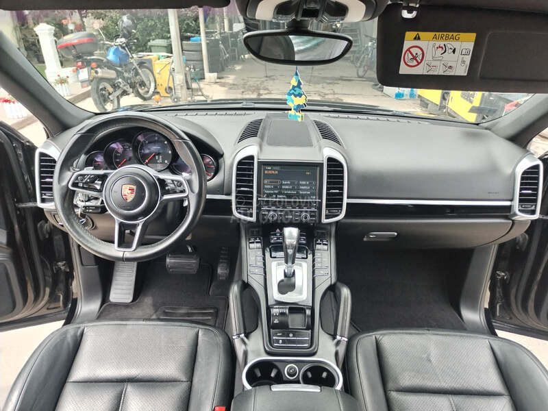 Porsche Cayenne 3.0