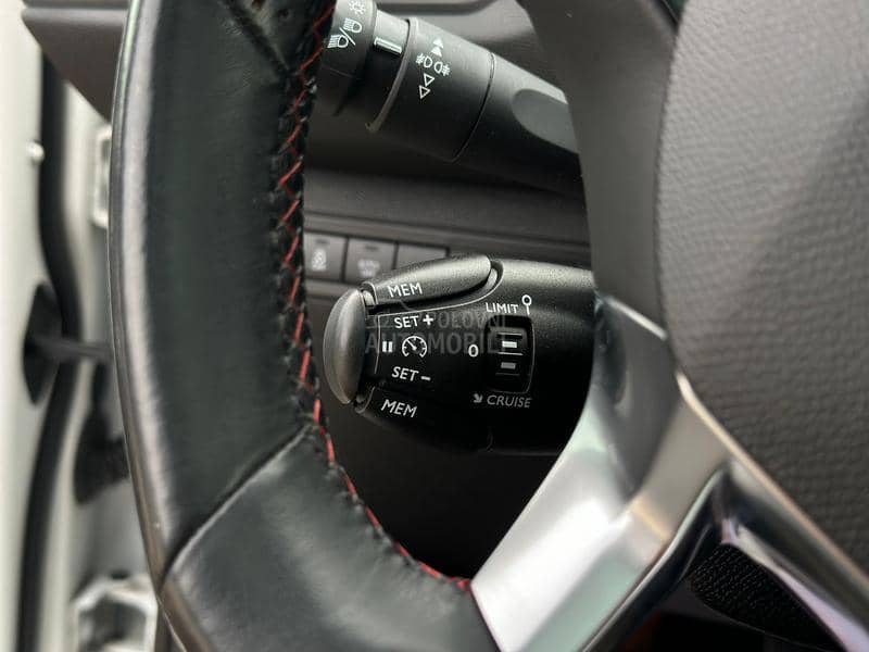 Peugeot 308 GT-LINE-PANO Peugeot 308 GT-LINE-PANO