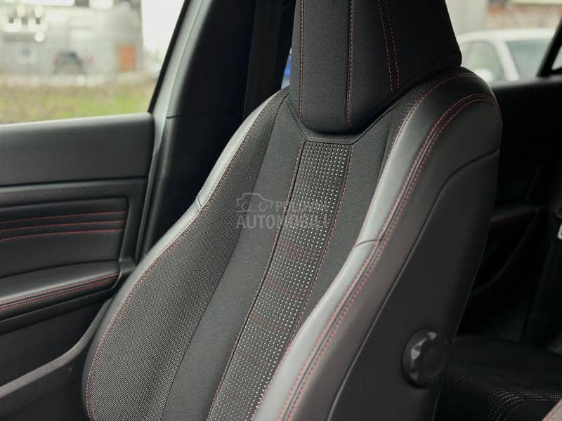 Peugeot 308 GT-LINE-PANO Peugeot 308 GT-LINE-PANO