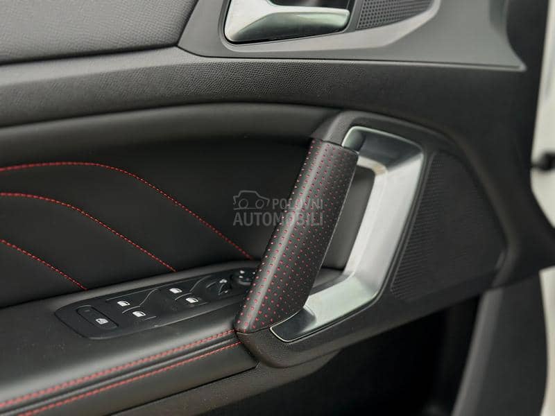 Peugeot 308 GT-LINE-PANO Peugeot 308 GT-LINE-PANO