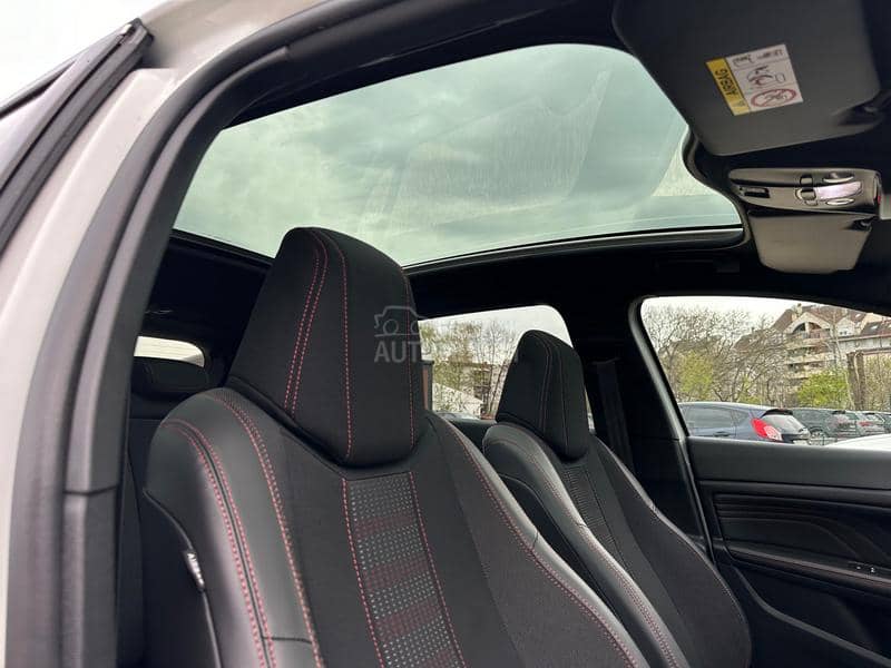 Peugeot 308 GT-LINE-PANO Peugeot 308 GT-LINE-PANO