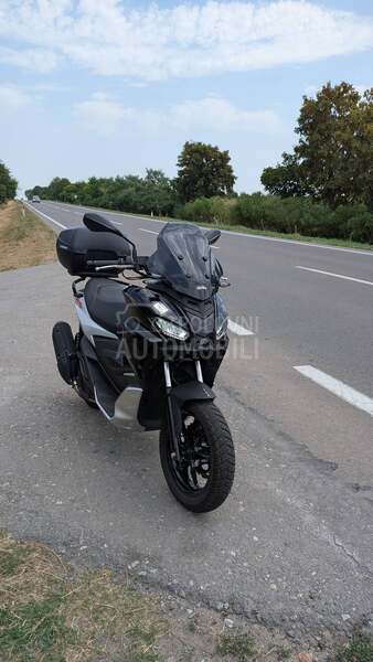 Aprilia SR GT 200