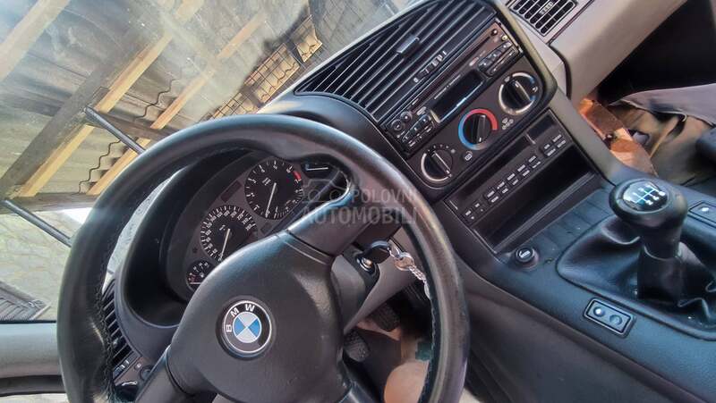 BMW 318 is
