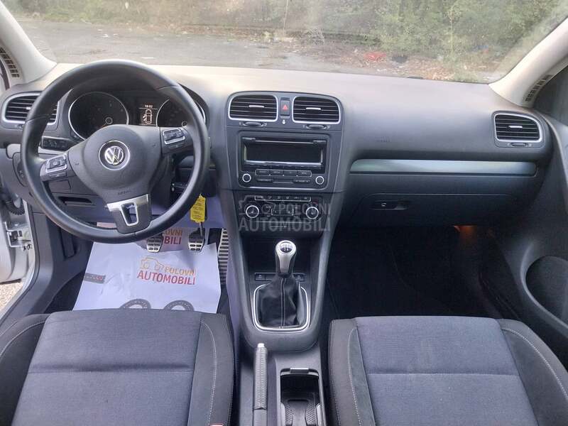 Volkswagen Golf 6 1.6 TDI STYLE