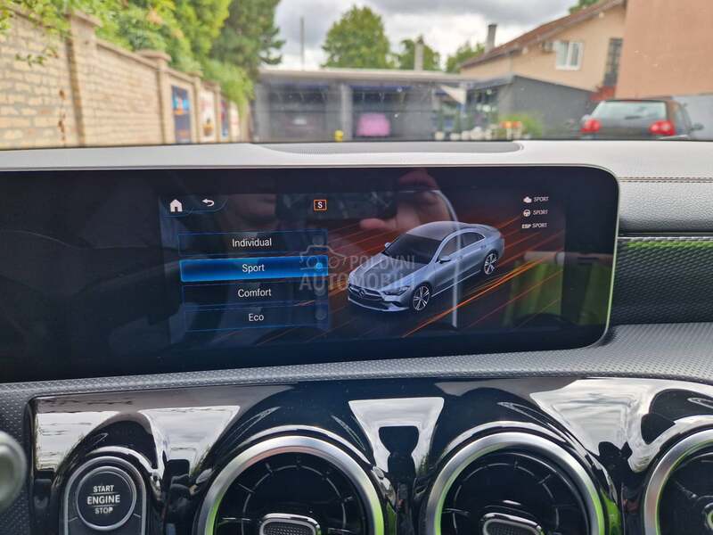 Mercedes Benz CLA 220 4MATIC