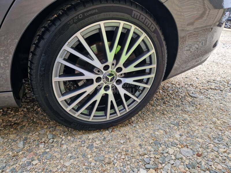 Mercedes Benz CLA 220 4MATIC
