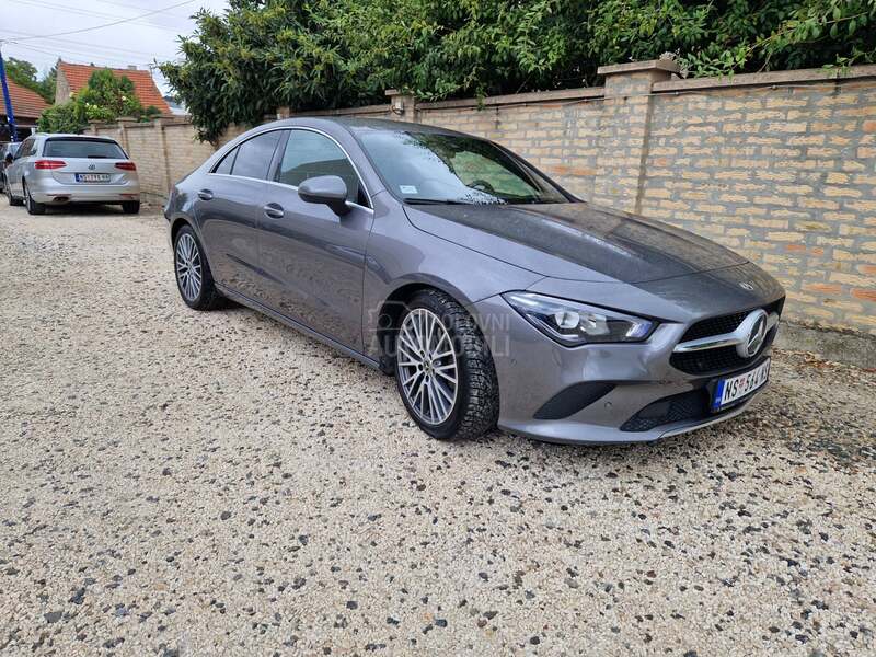 Mercedes Benz CLA 220 4MATIC