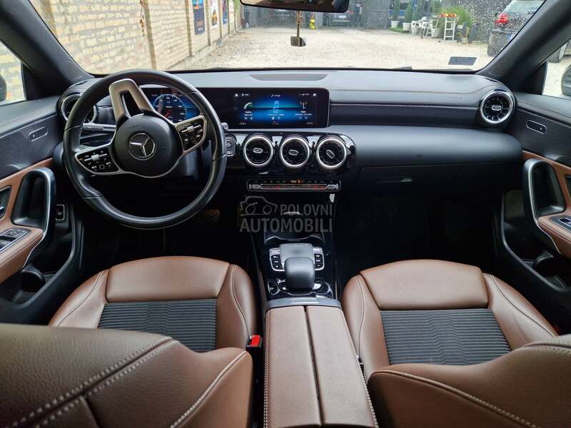 Mercedes Benz CLA 220 4MATIC