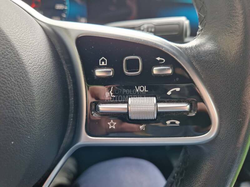 Mercedes Benz CLA 220 4MATIC