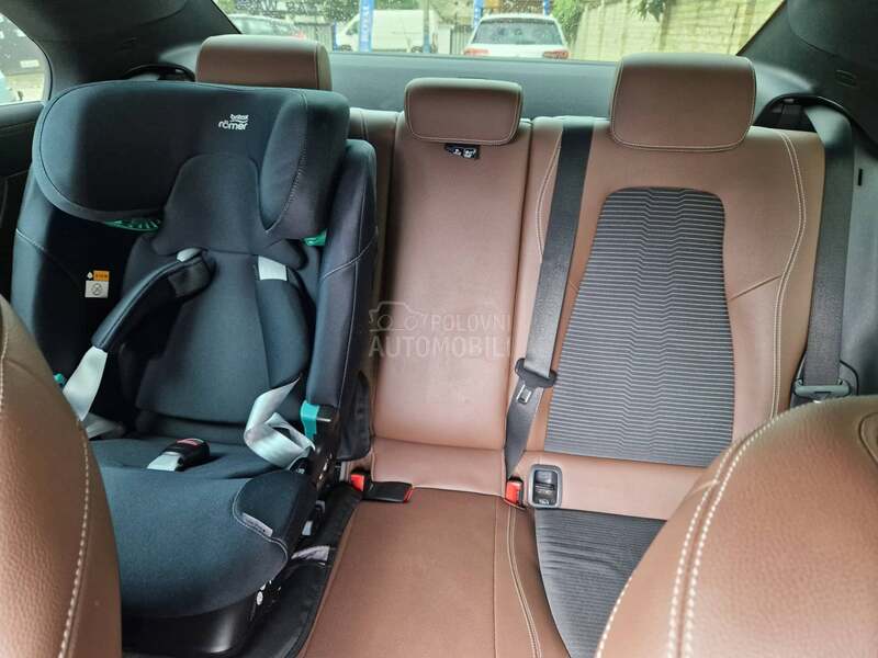Mercedes Benz CLA 220 4MATIC