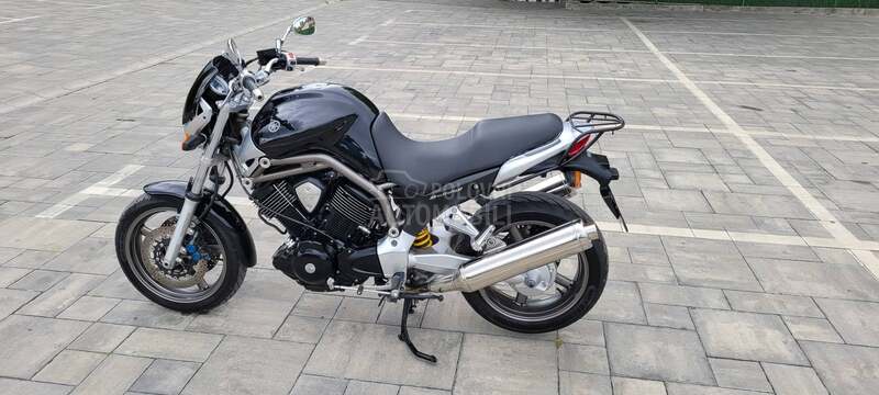 Yamaha bt 1100