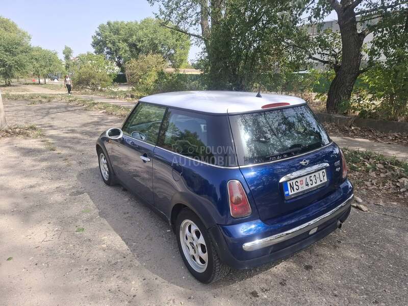 MINI Cooper 1.6 90