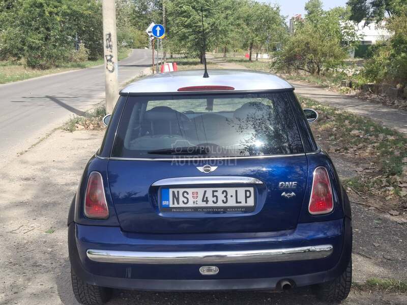 MINI Cooper 1.6 90