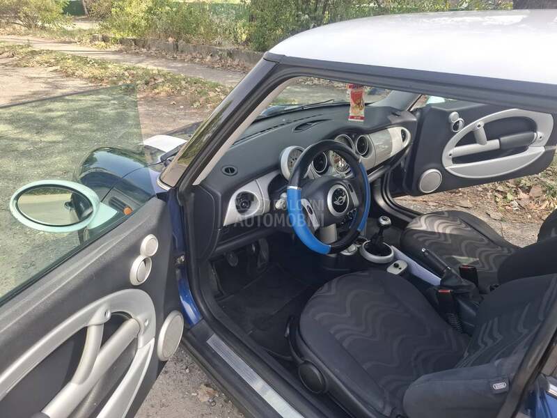 MINI Cooper 1.6 90