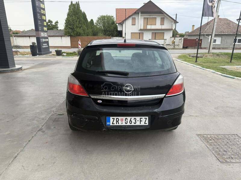 Opel Astra H 