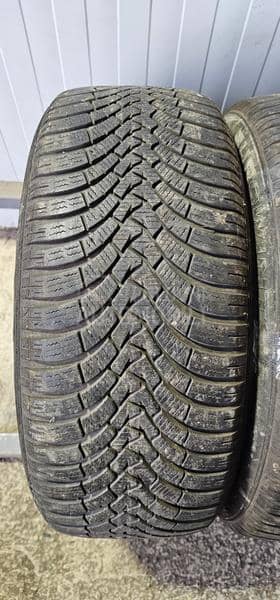 Falken 235/50 R19 Zimska