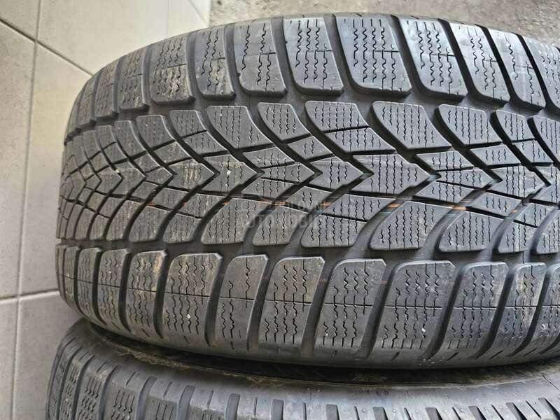 Dunlop 245/50 R18 Zimska