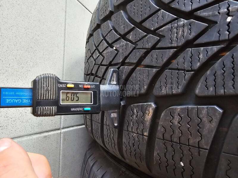 Dunlop 245/50 R18 Zimska