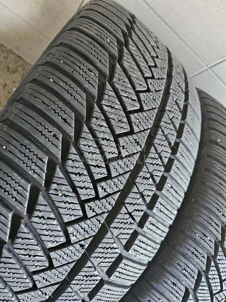 Continental 245/45 R18 Zimska