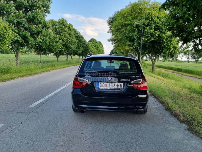 BMW 320 
