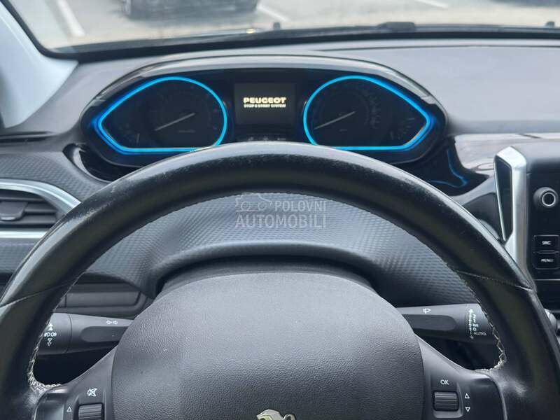 Peugeot 2008 F U L L  O P R E M A