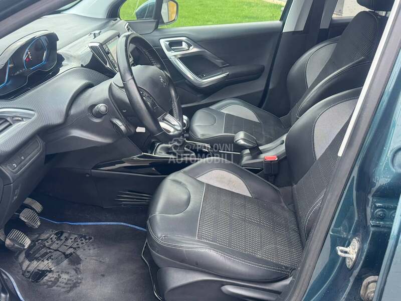 Peugeot 2008 F U L L  O P R E M A