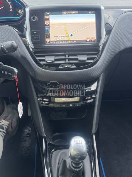 Peugeot 2008 F U L L  O P R E M A