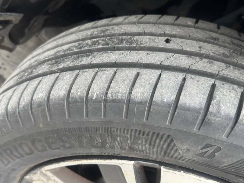 Peugeot 2008 F U L L  O P R E M A