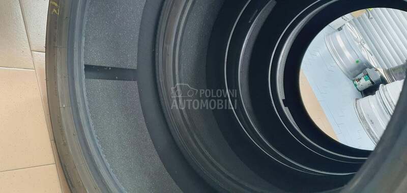Bridgestone 255/40 R20 Letnja