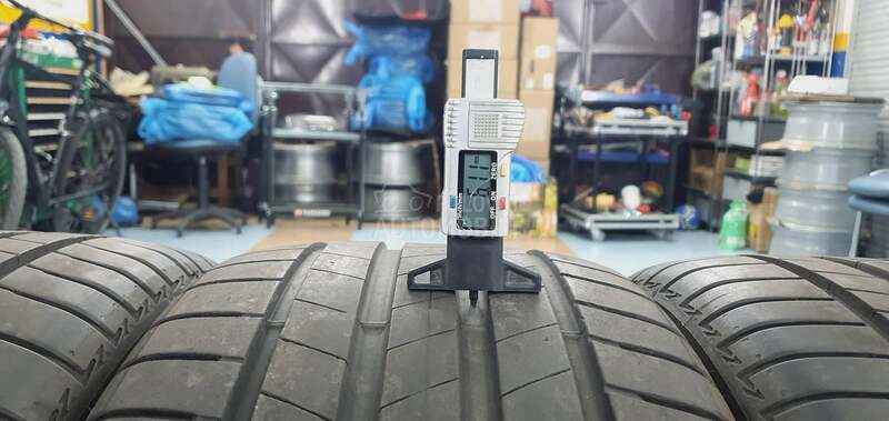Bridgestone 255/40 R20 Letnja