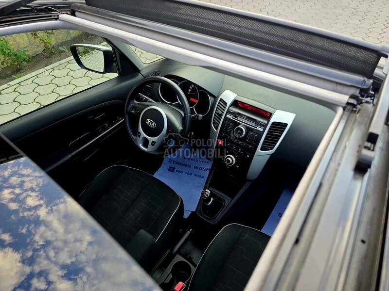 Kia Venga 1.4CRDI  P.A.N.O.