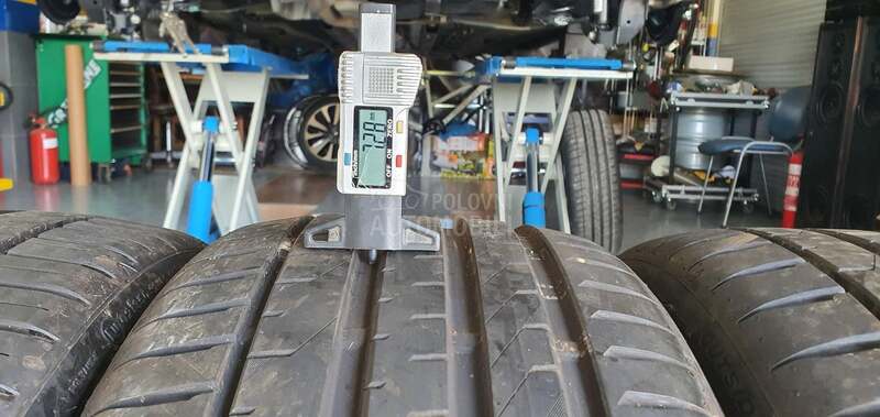 Falken 235/30 R20 Letnja
