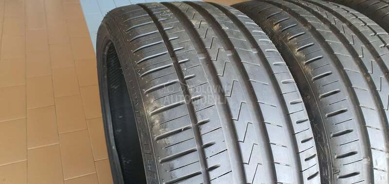 Falken 235/30 R20 Letnja