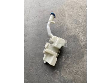 Boca za tecnost brisaca za Audi Q3 od 2011. do 2018. god.