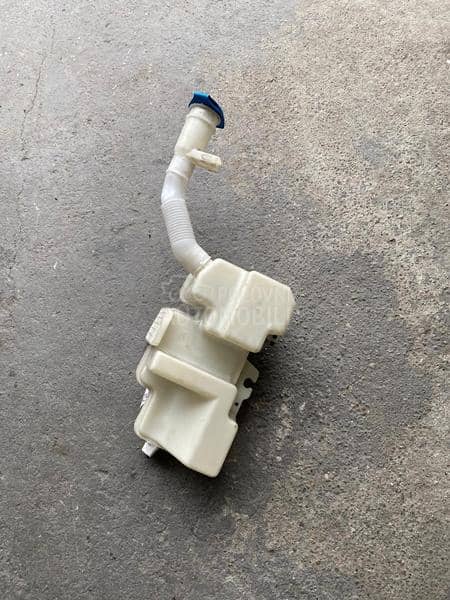 Boca za tecnost brisaca